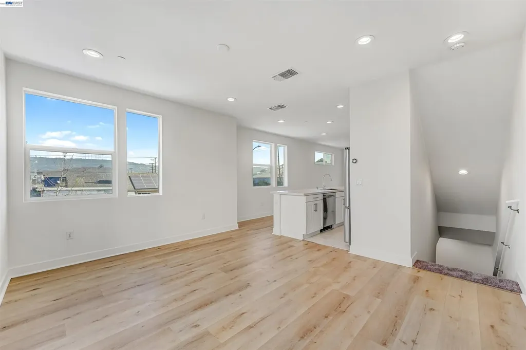 3933 Wattling Street Oakland CA 94601
