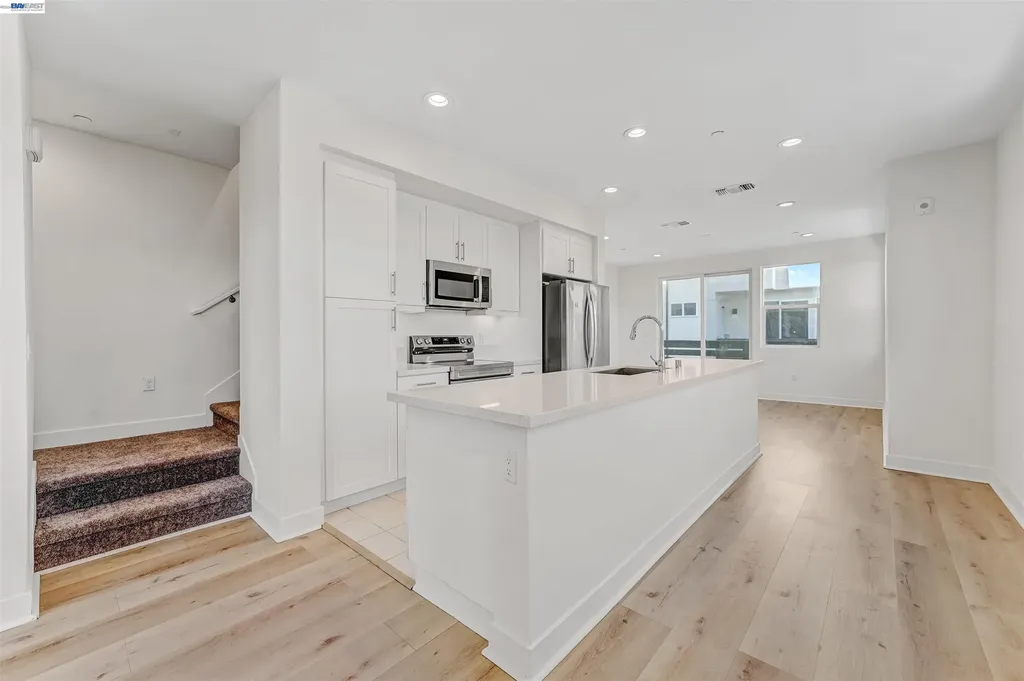 3933 Wattling Street Oakland CA 94601