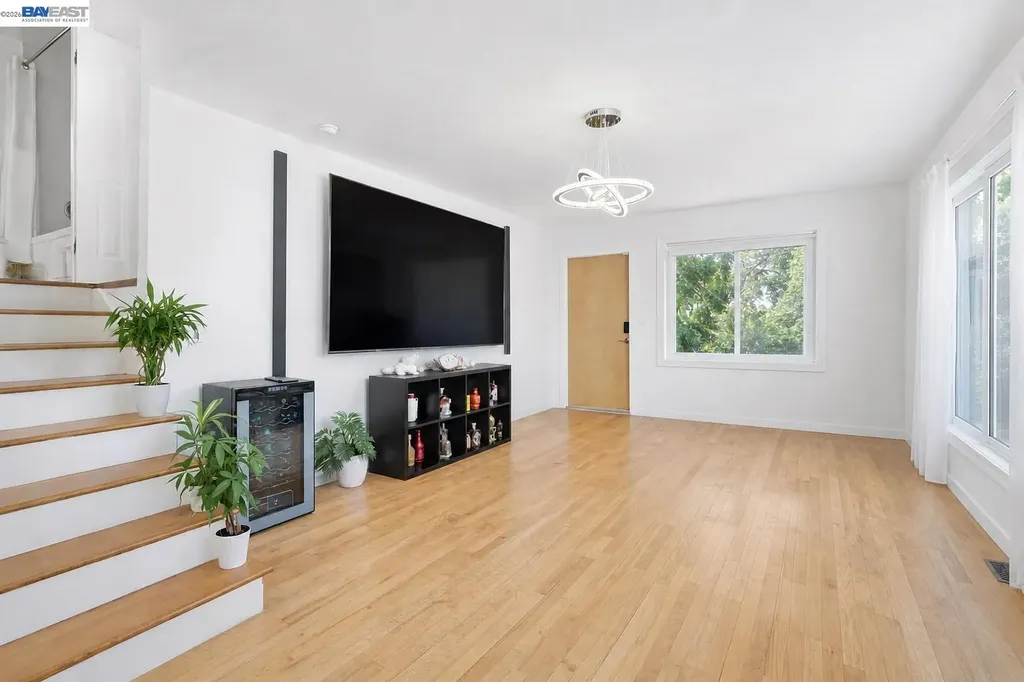 24849 2nd Street Hayward CA 94541