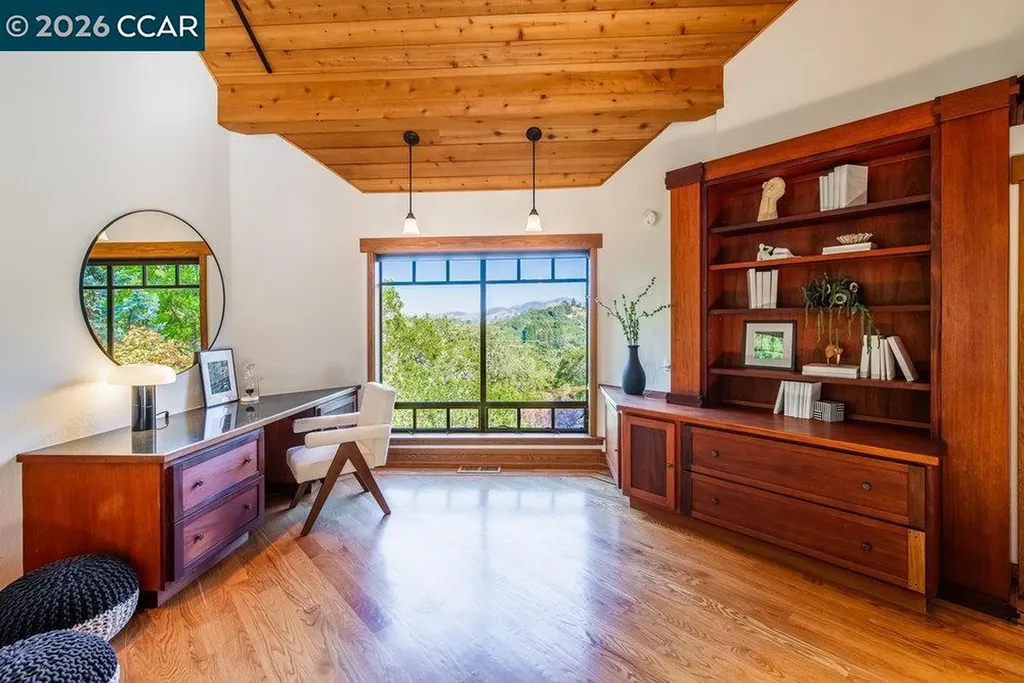 1 Scenic Lane Lafayette CA 94549