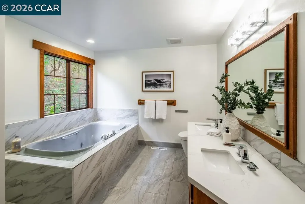 1 Scenic Lane Lafayette CA 94549
