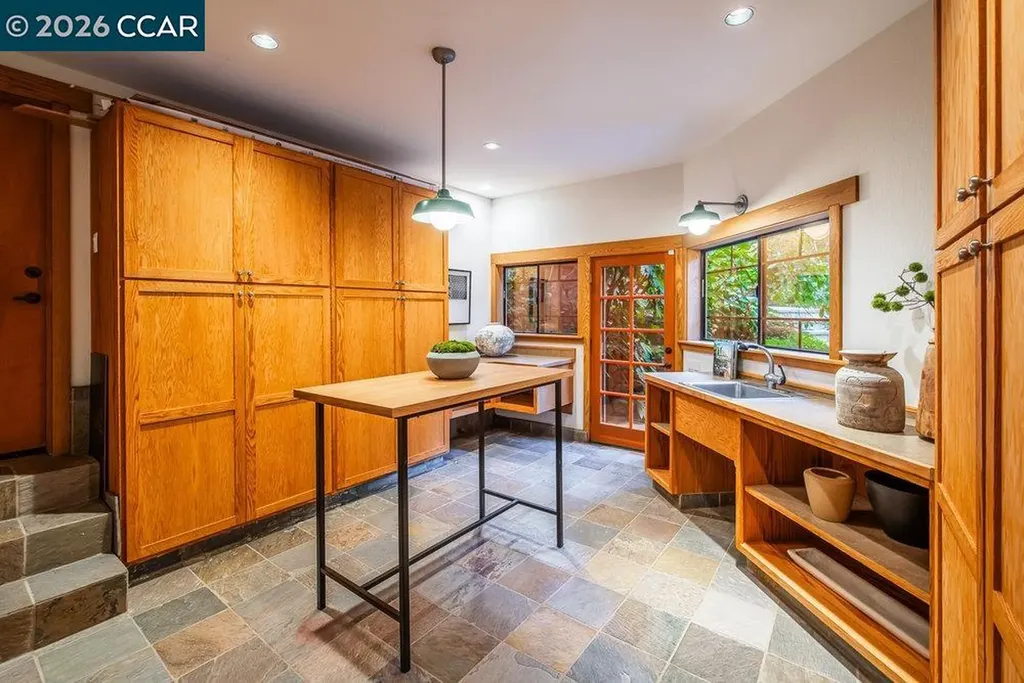 1 Scenic Lane Lafayette CA 94549