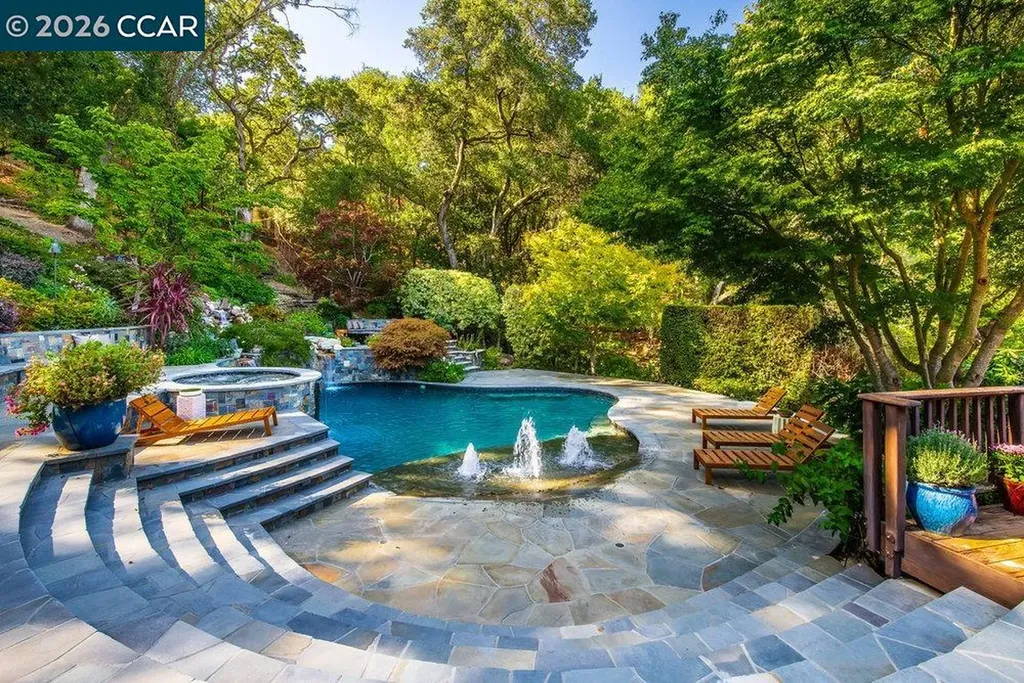 1 Scenic Lane Lafayette CA 94549