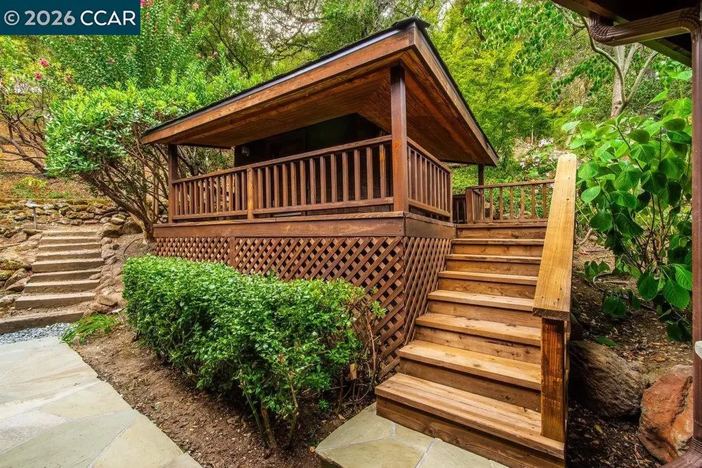 1 Scenic Lane Lafayette CA 94549