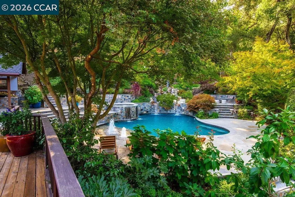 1 Scenic Lane Lafayette CA 94549