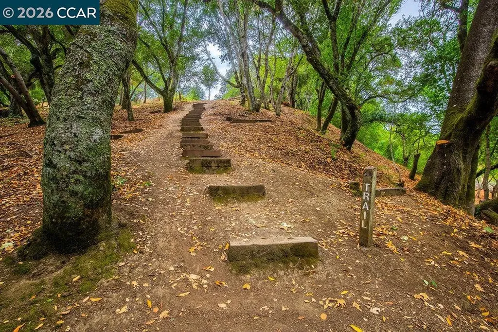 1 Scenic Lane Lafayette CA 94549