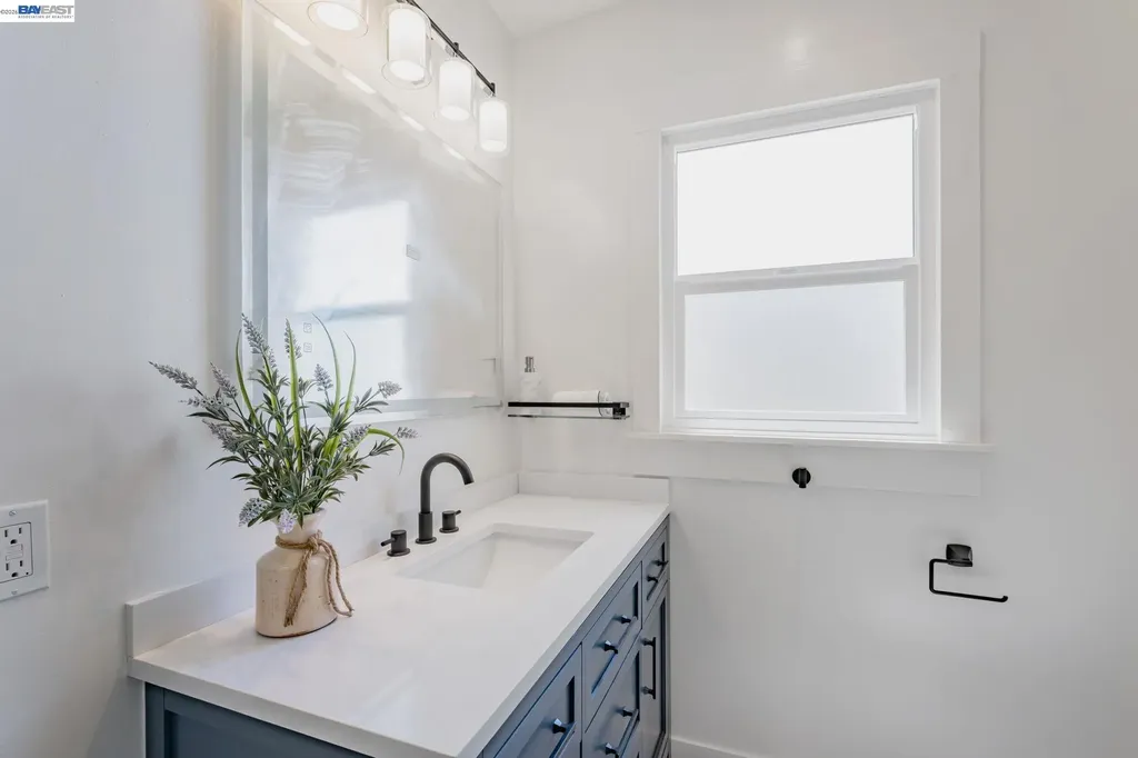 2720 Short Street Oakland CA 94619