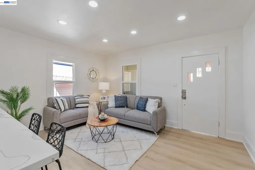 2720 Short Street Oakland CA 94619