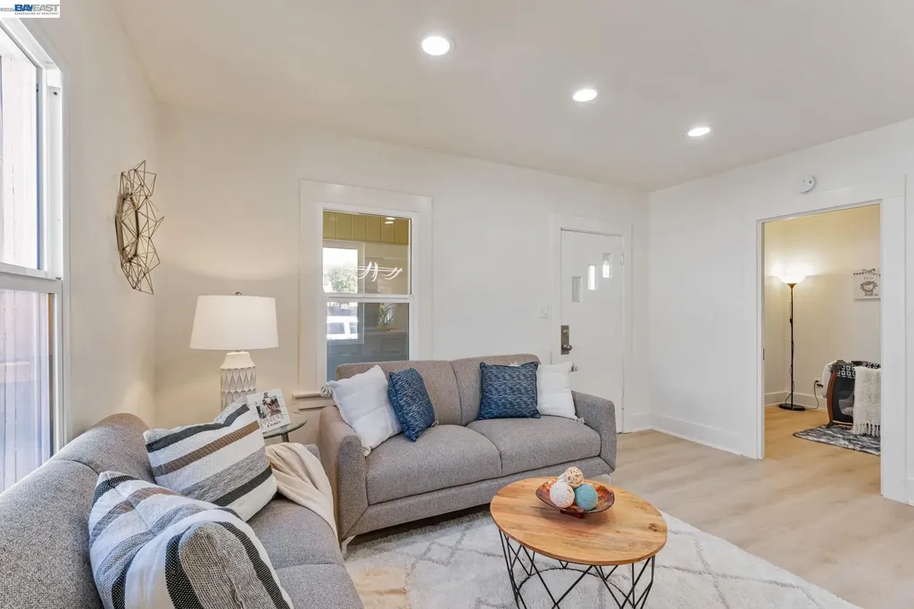 2720 Short Street Oakland CA 94619