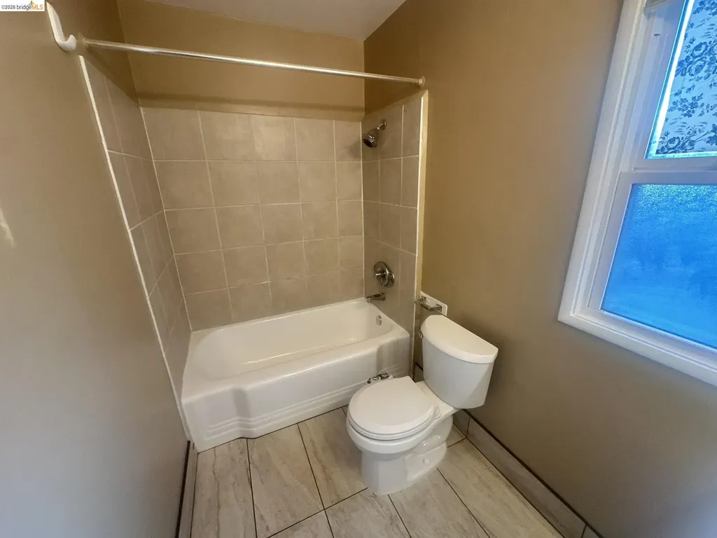 1075 47th Street Emeryville CA 94608
