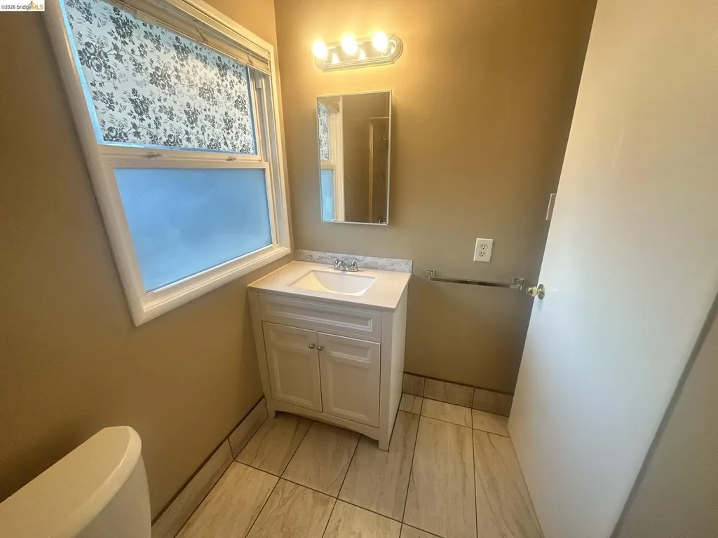1075 47th Street Emeryville CA 94608