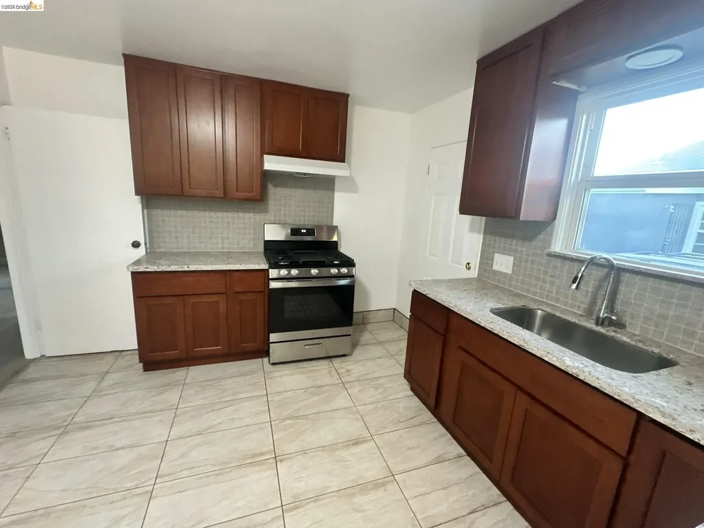 1075 47th Street Emeryville CA 94608