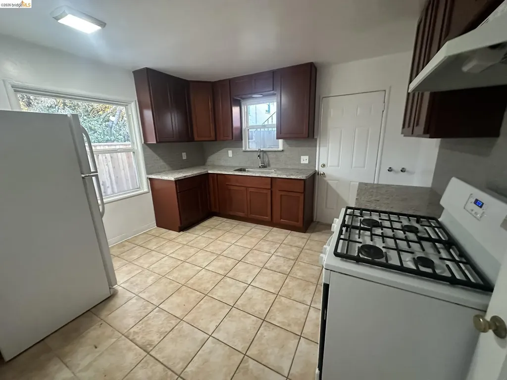 1075 47th Street Emeryville CA 94608