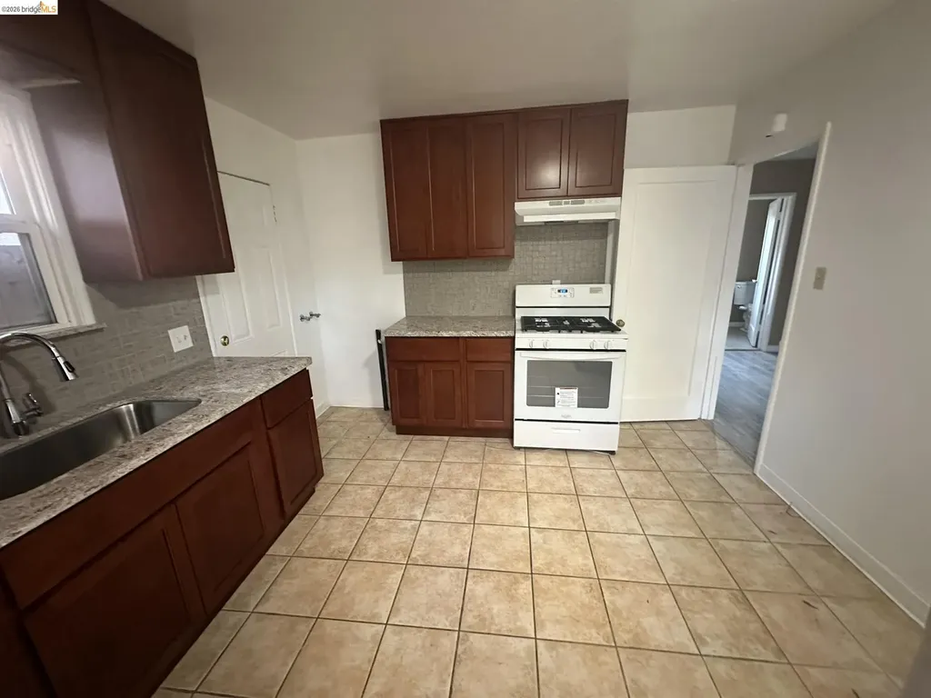 1075 47th Street Emeryville CA 94608