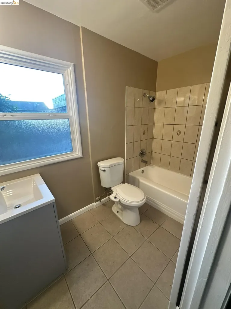 1075 47th Street Emeryville CA 94608