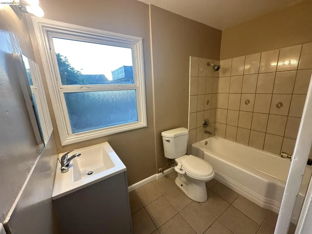 1075 47th Street Emeryville CA 94608