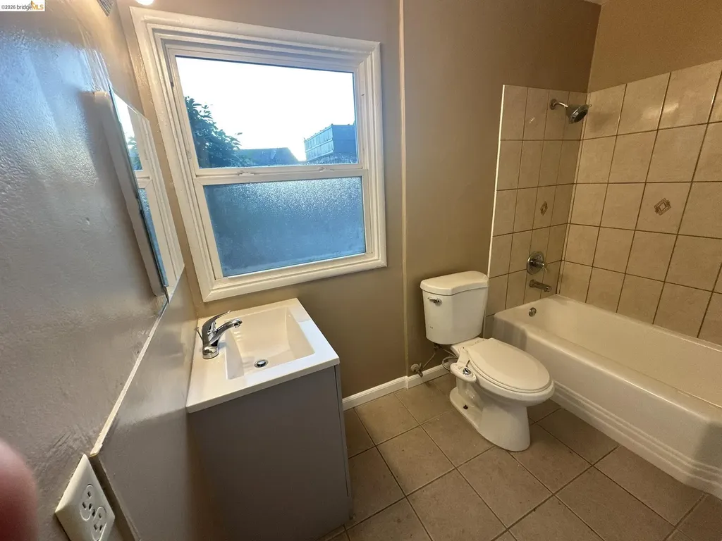 1075 47th Street Emeryville CA 94608