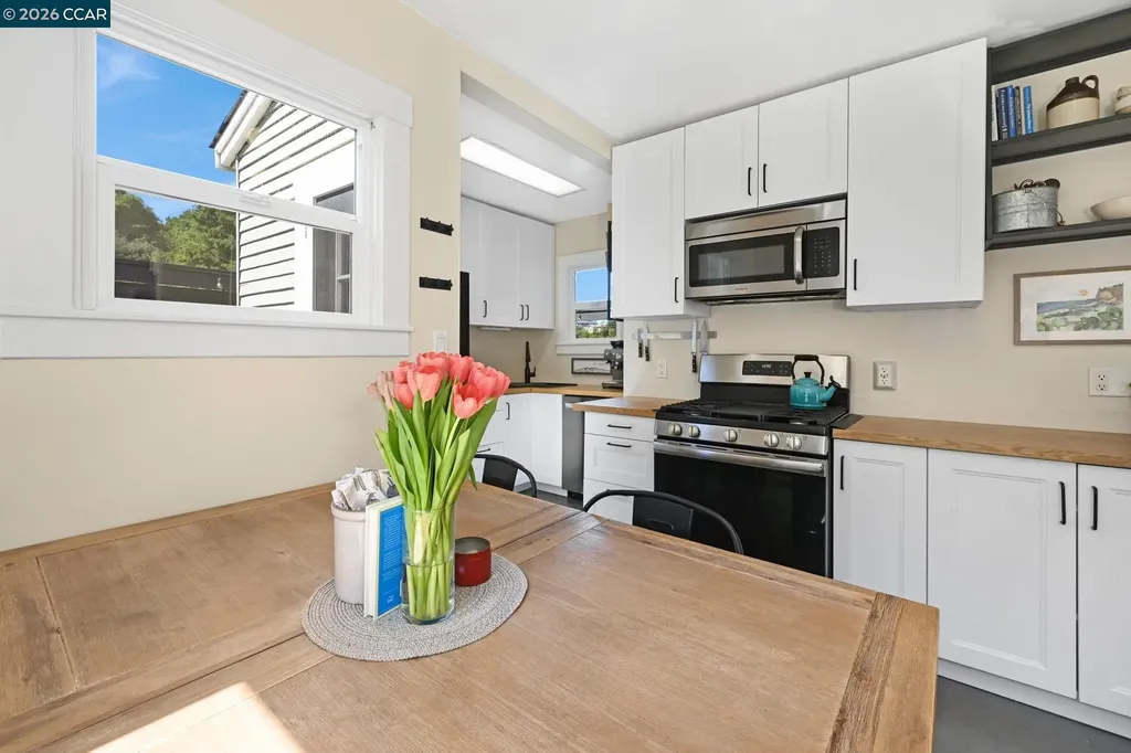 26 Cooke Street Crockett CA 94525