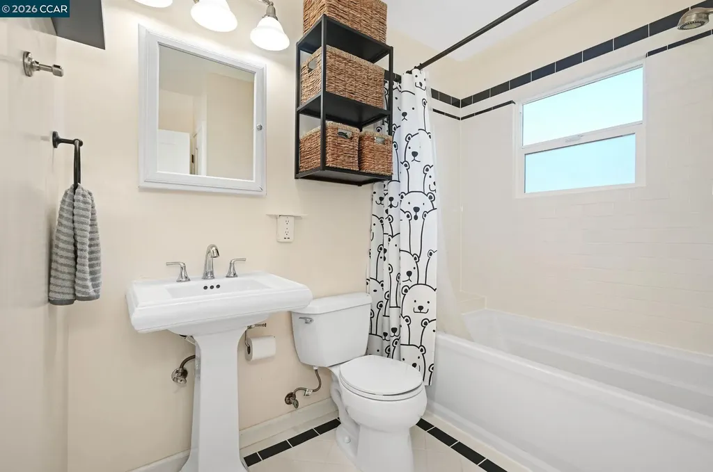 26 Cooke Street Crockett CA 94525