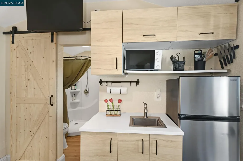 26 Cooke Street Crockett CA 94525