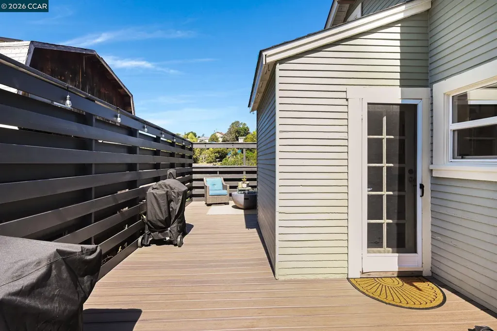 26 Cooke Street Crockett CA 94525