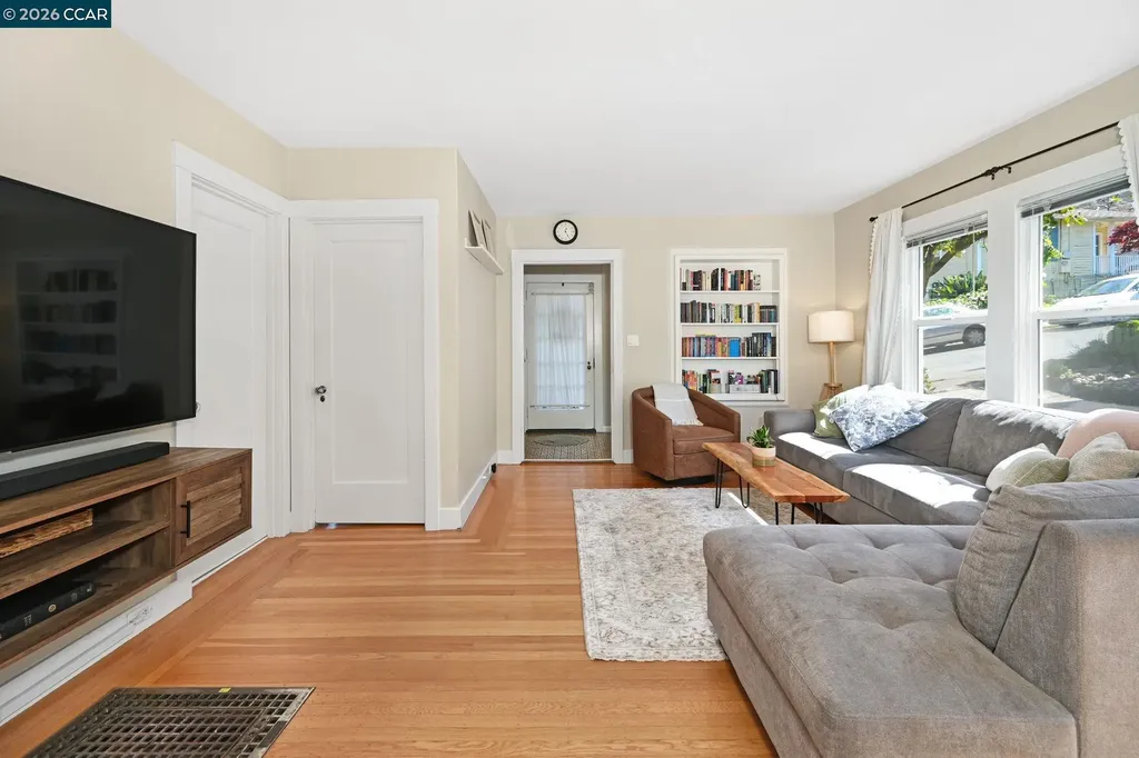26 Cooke Street Crockett CA 94525
