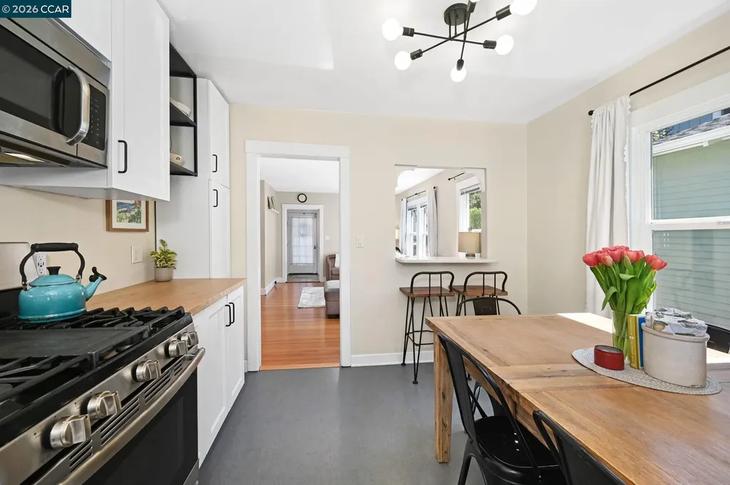 26 Cooke Street Crockett CA 94525