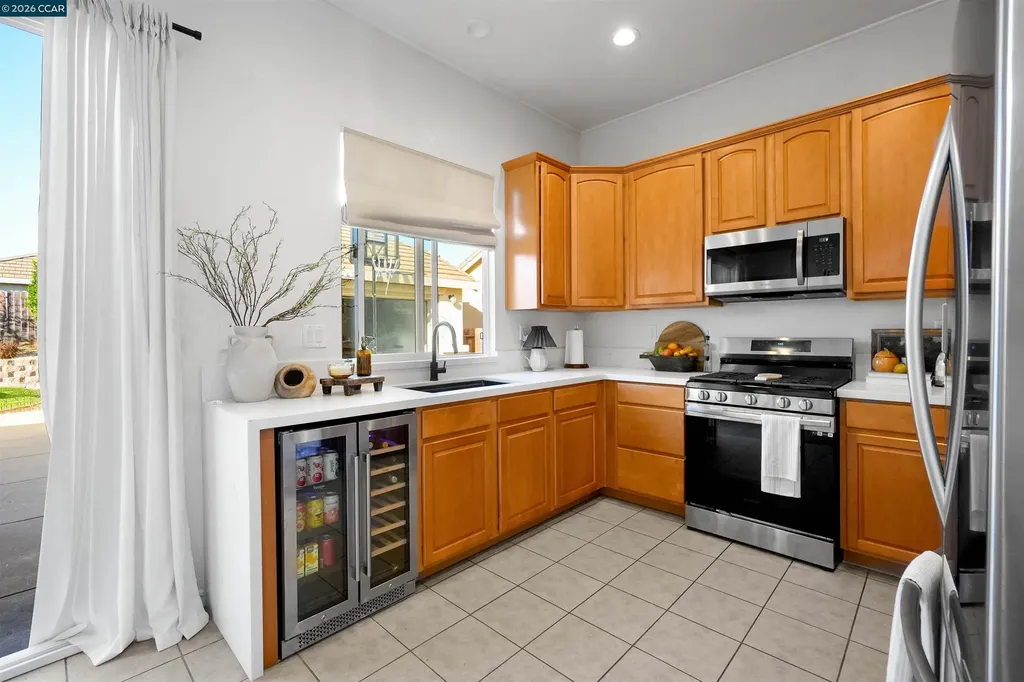 1633 Savannah Lane Suisun City CA 94585