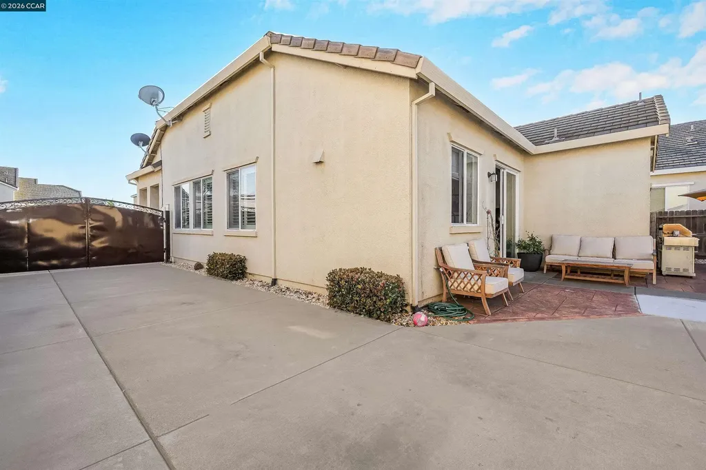1633 Savannah Lane Suisun City CA 94585