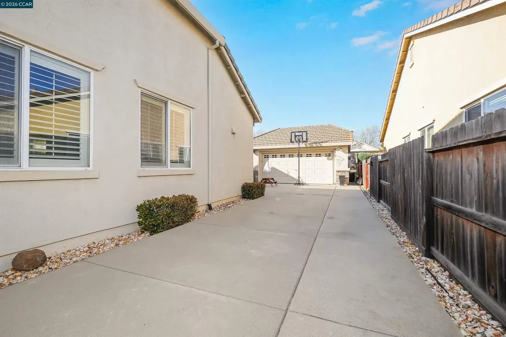 1633 Savannah Lane Suisun City CA 94585