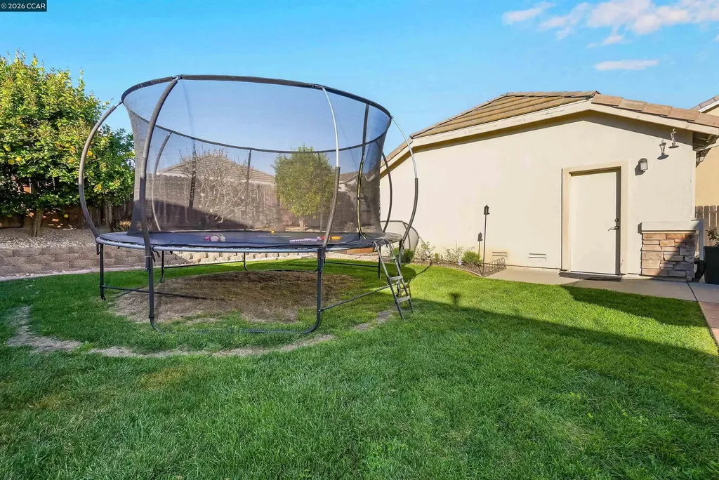 1633 Savannah Lane Suisun City CA 94585