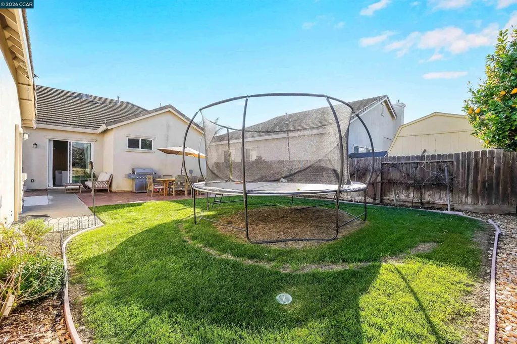 1633 Savannah Lane Suisun City CA 94585