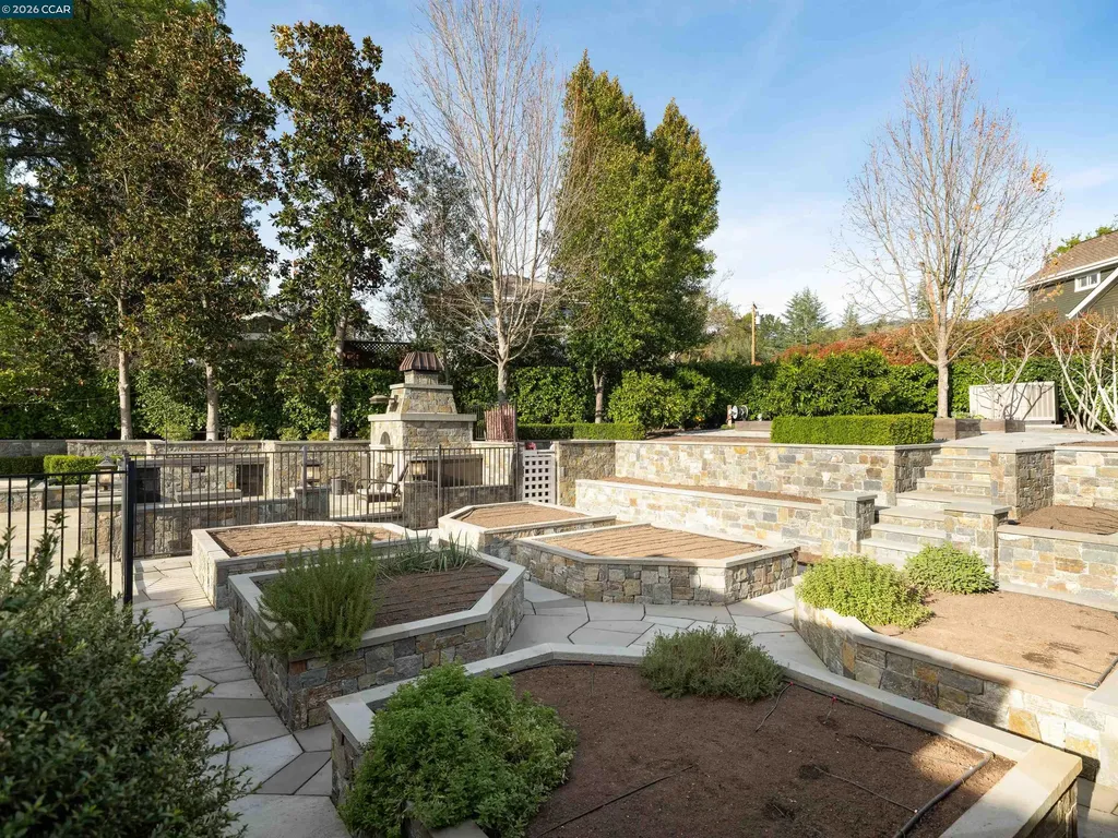 1817 Calle Arroyo Diablo CA 94528