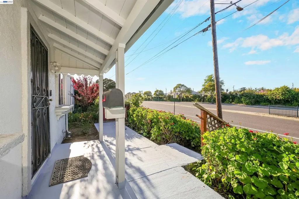 387 Tennyson Road Hayward CA 94544