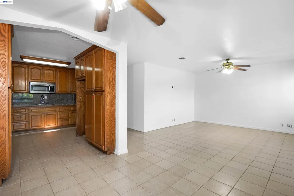 387 Tennyson Road Hayward CA 94544