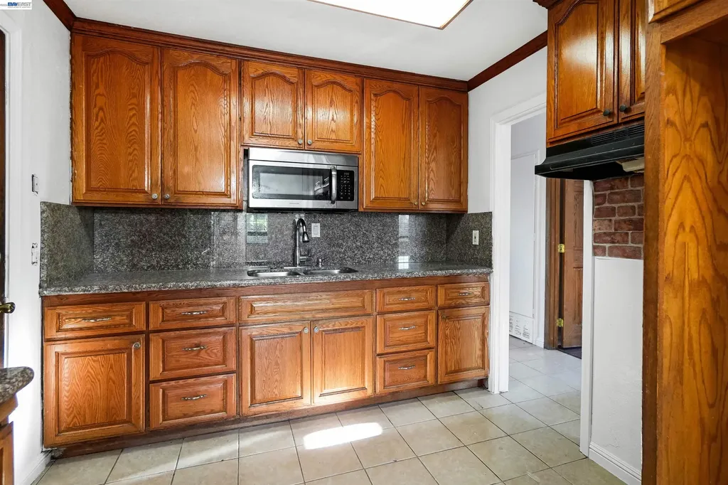 387 Tennyson Road Hayward CA 94544
