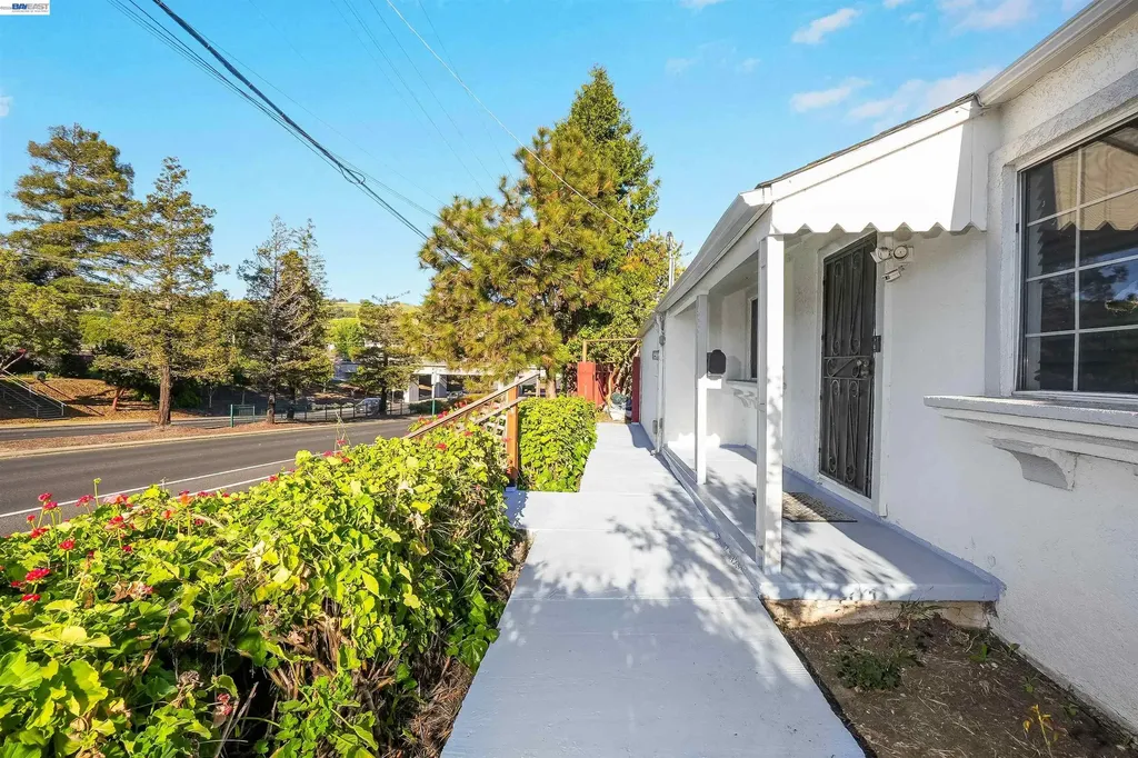 387 Tennyson Road Hayward CA 94544