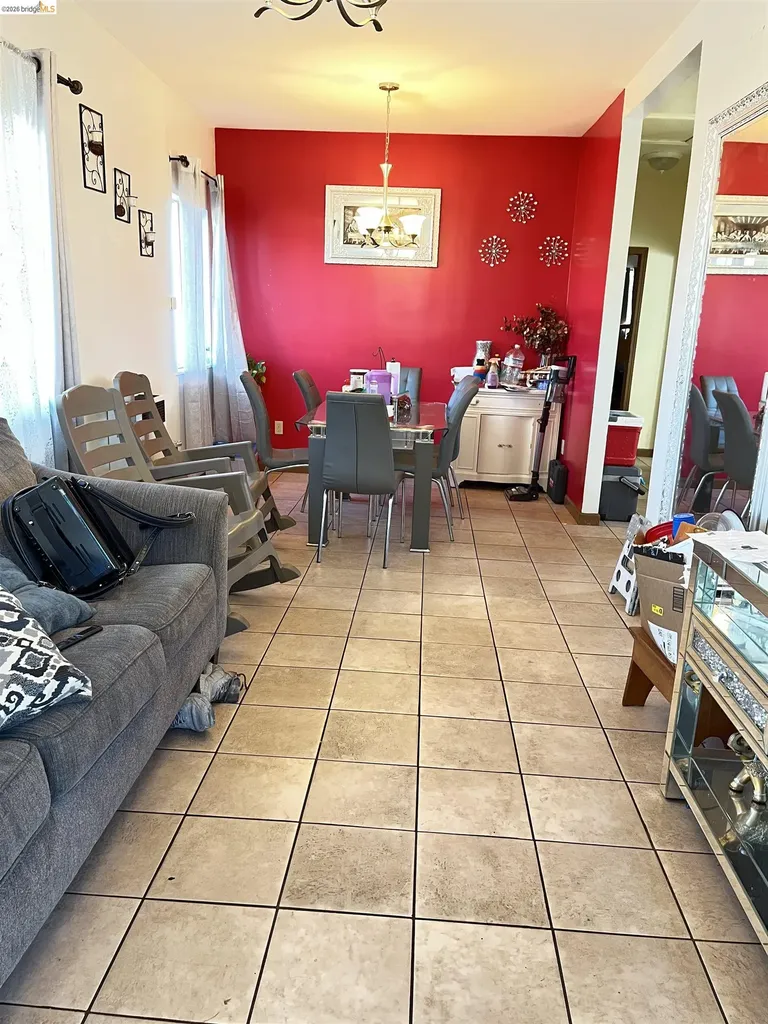 381A, 381b, 383 34th Street Richmond CA 94804