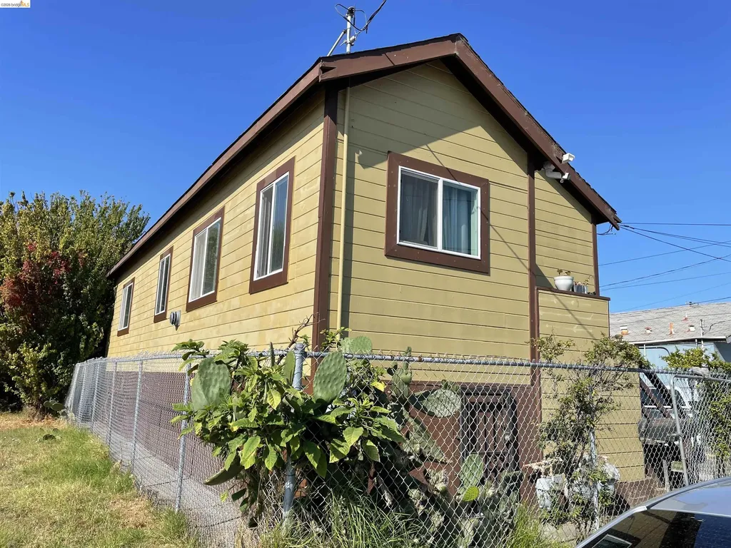 381A, 381b, 383 34th Street Richmond CA 94804