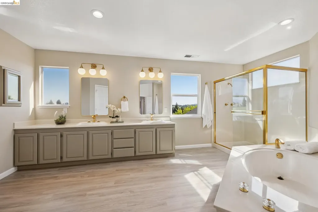 2004 Fries Court Martinez CA 94553