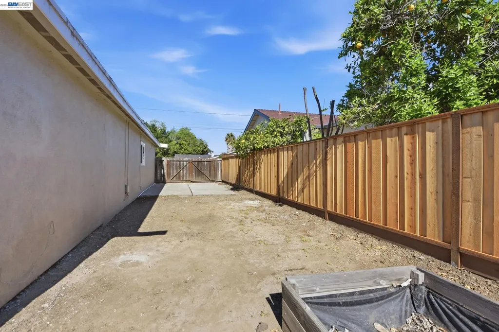 4498 Ladner Street Fremont CA 94538