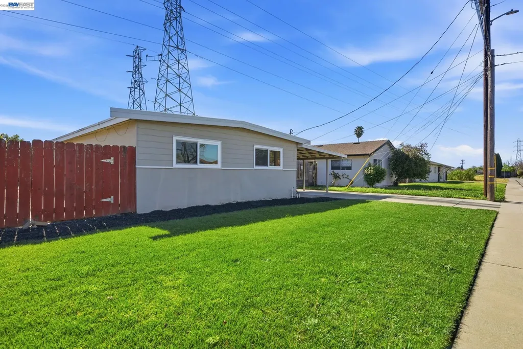 4498 Ladner Street Fremont CA 94538