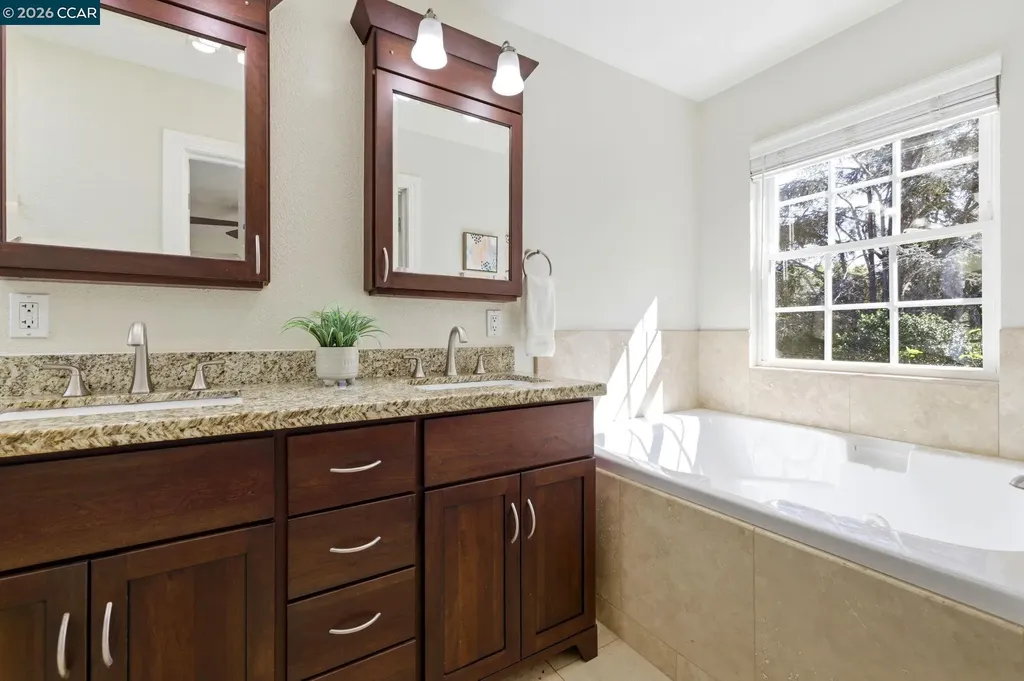 5612 Frank Place Clayton CA 94517