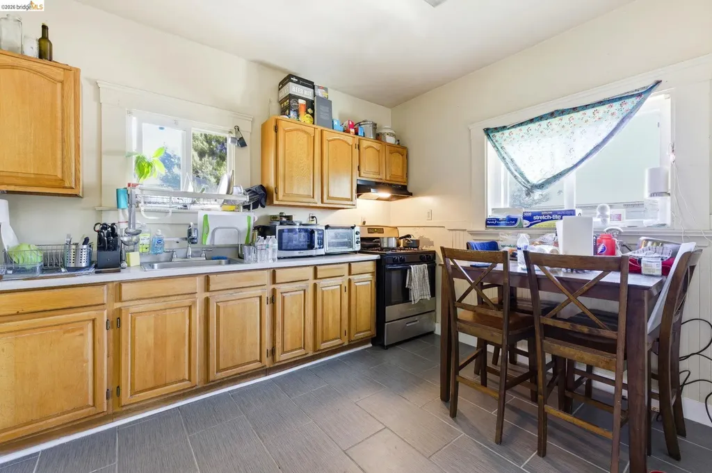1102 10th Street Oakland CA 94607