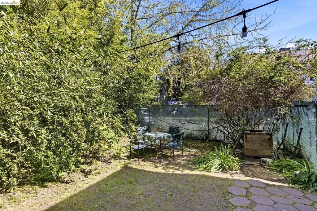 1102 10th Street Oakland CA 94607