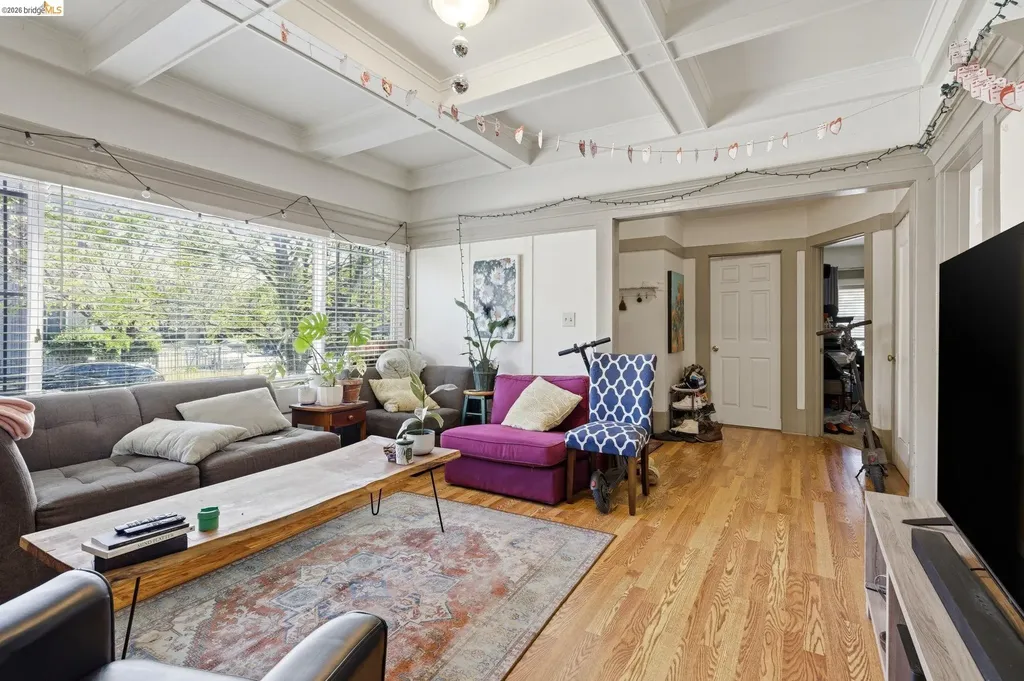1102 10th Street Oakland CA 94607