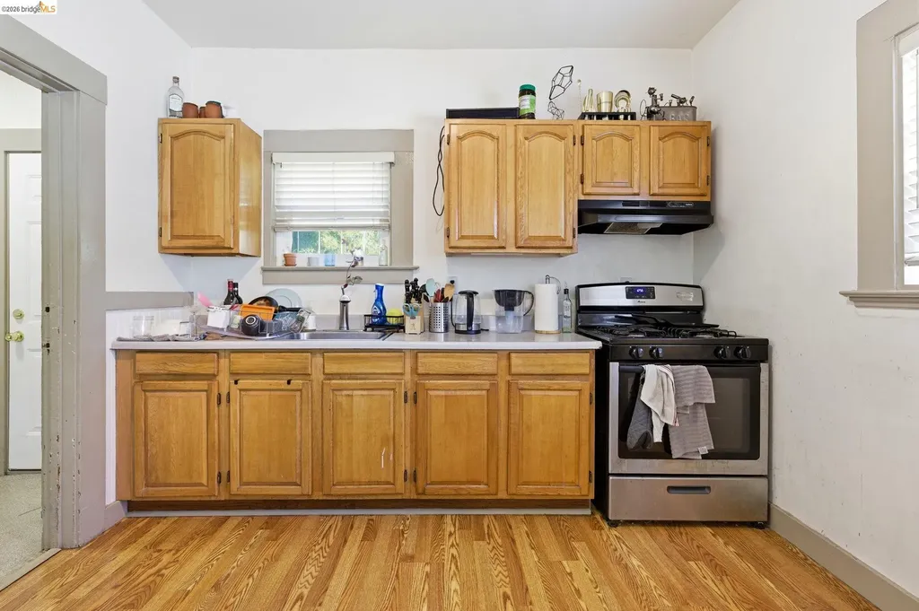 1102 10th Street Oakland CA 94607