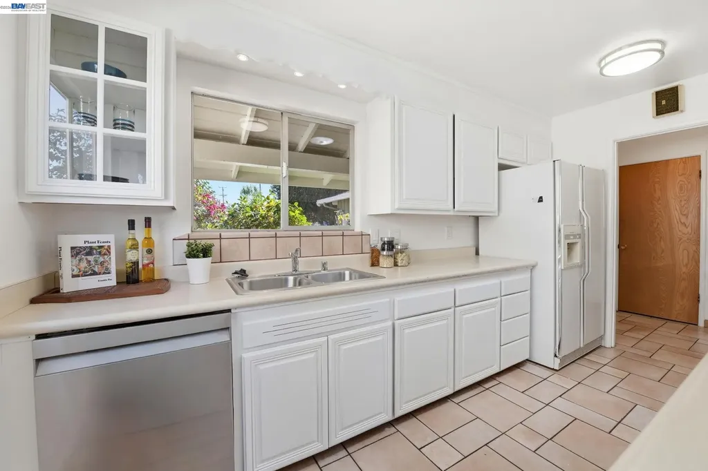24889 Bland Street Hayward CA 94541