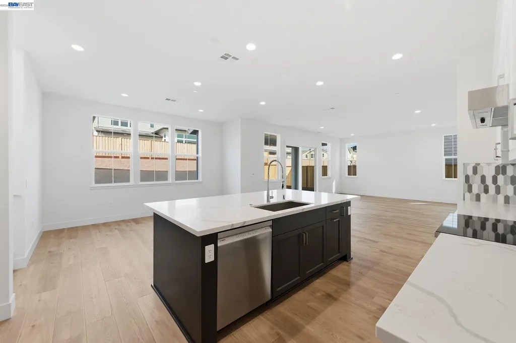 1935 Ingalls Way Dublin CA 94568