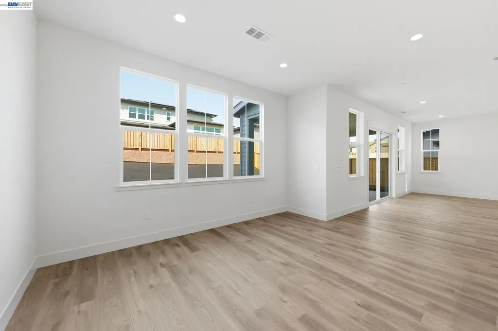 1935 Ingalls Way Dublin CA 94568
